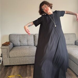 Elegant Black Maxi Dress XS